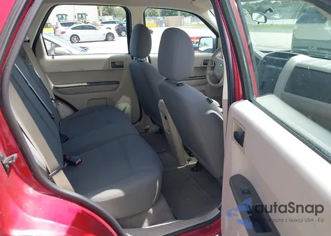 2008 Ford Escape Xls/Xls Manual z USA, uszkodzony, nr VIN 1FMCU02Z28KB15112